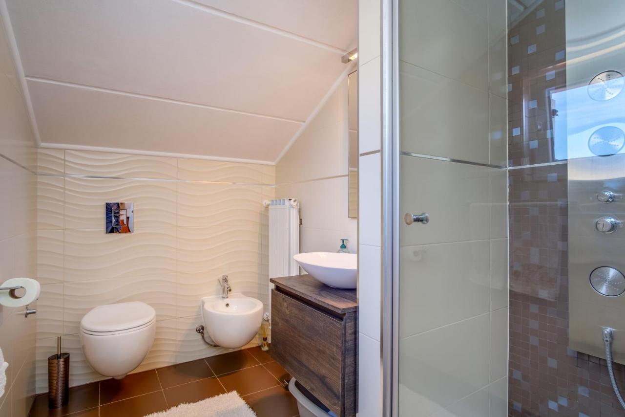 Leonida Apartment Mali Losinj Exterior photo