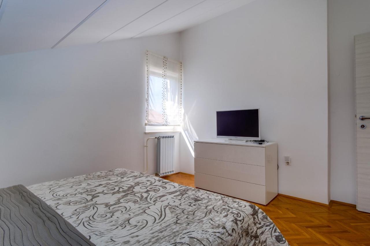 Leonida Apartment Mali Losinj Exterior photo