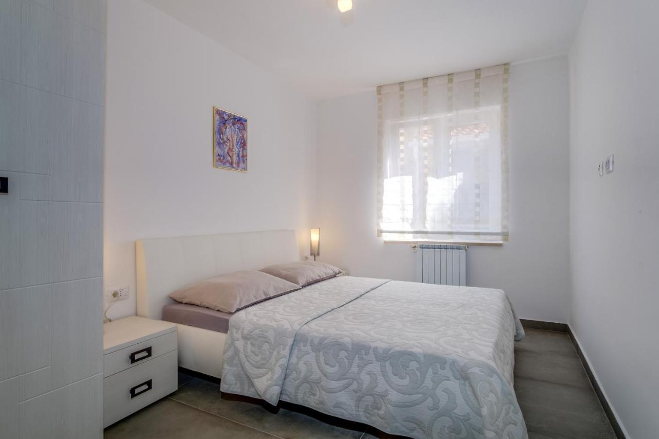 Leonida Apartment Mali Losinj Exterior photo