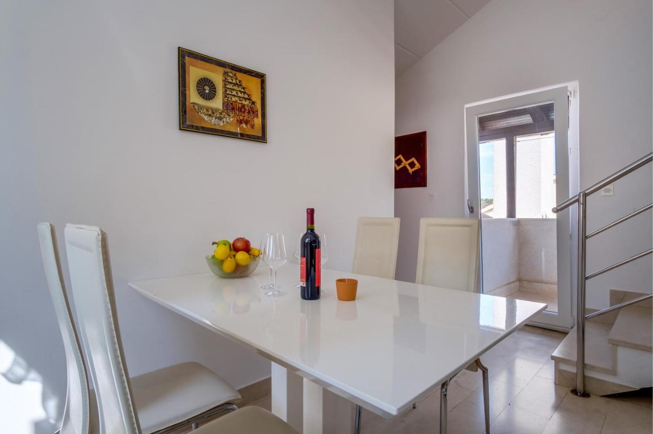 Leonida Apartment Mali Losinj Exterior photo