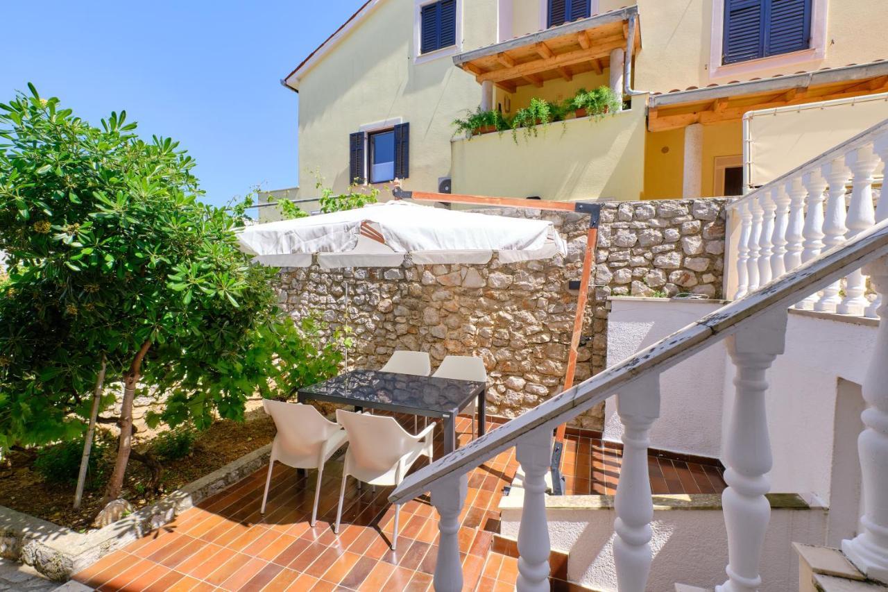 Leonida Apartment Mali Losinj Exterior photo