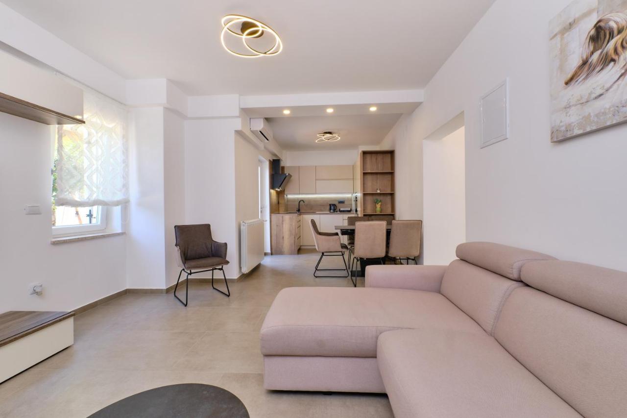 Leonida Apartment Mali Losinj Exterior photo