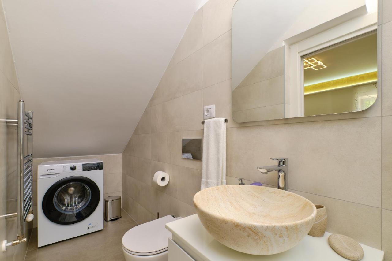 Leonida Apartment Mali Losinj Exterior photo