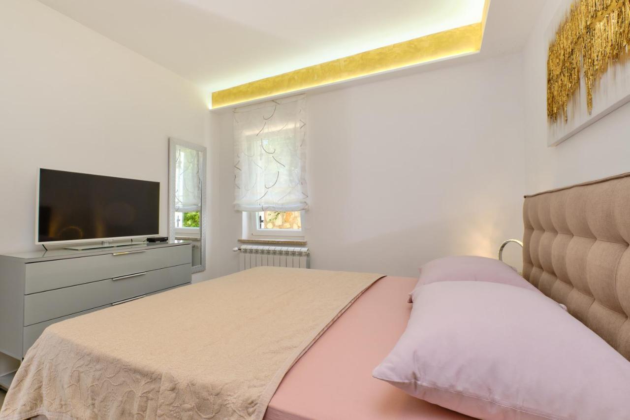 Leonida Apartment Mali Losinj Exterior photo