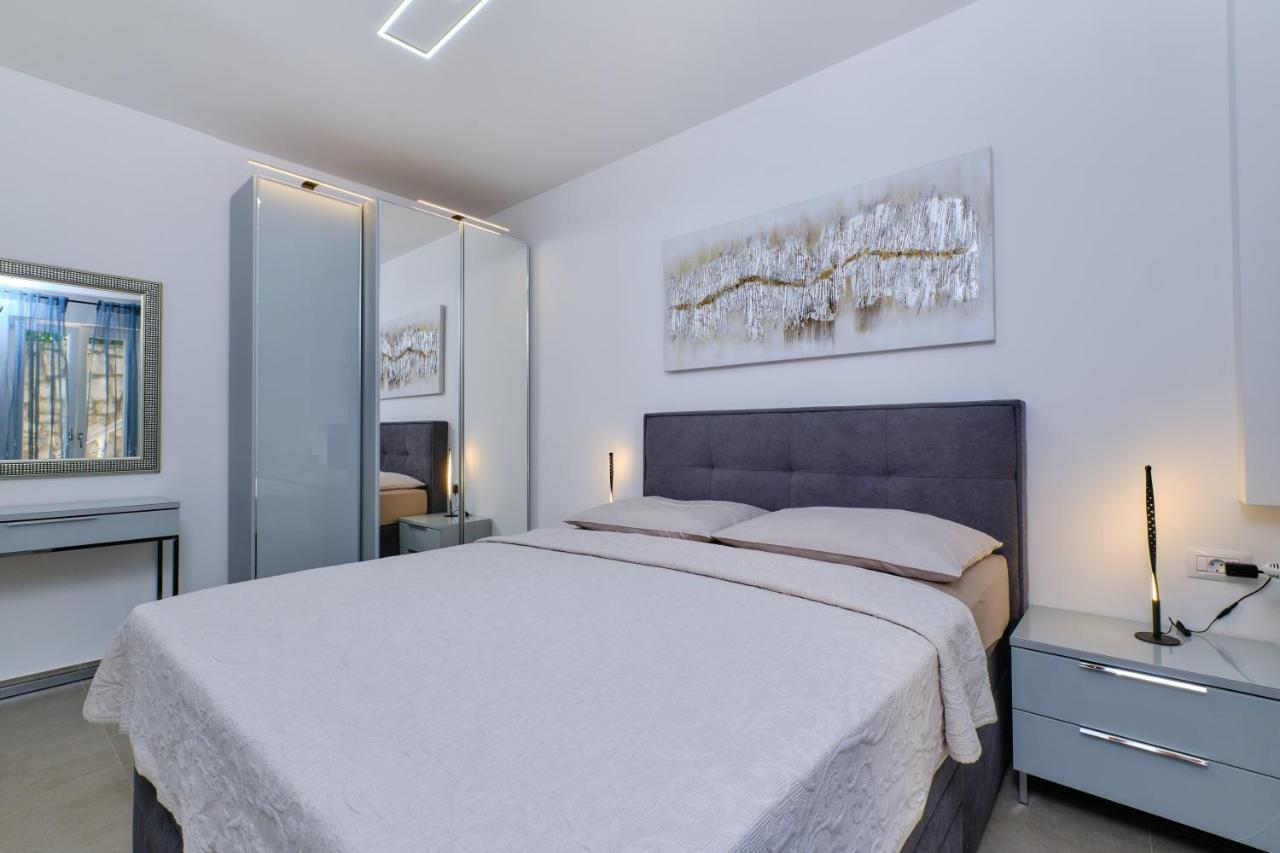 Leonida Apartment Mali Losinj Exterior photo